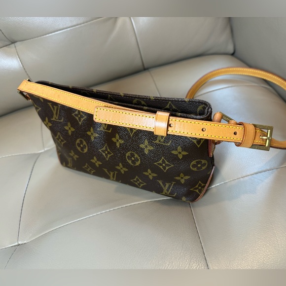 Louis Vuitton▪️Vintage Monogram Trotteur shoulder / crossbody bag - Picture 7 of 15